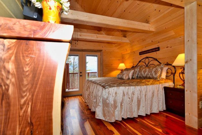 Mountain Love Nest Гетлинбург Екстериор снимка